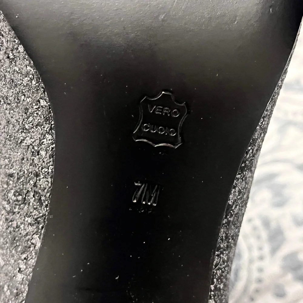 Donald Pliner Laila Booties Silver Glitter Suede Octangular Heel Sz 7M